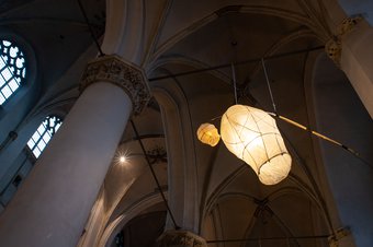 Sint Maarten: feest van het delen, lichtsculpturen in de kathedraal, Foto: Billie-Jo Krul