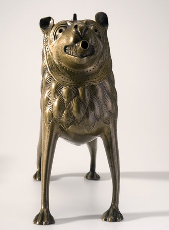 Aquamanile in de vorm van een staande leeuw (Portrait), 1250-1299. Museum Catharijneconvent