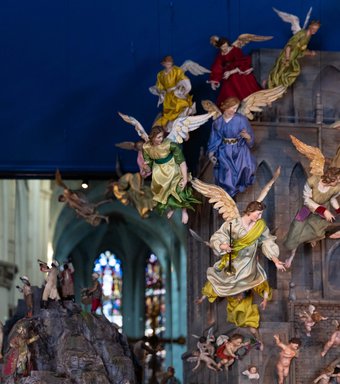 detail engelen bij mooiste kerststal. Femke Lockefeer