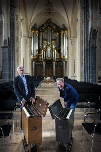 gebr. de jong met de kofferorgels, foto: