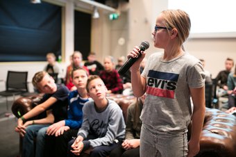 Klas neemt deel in Sint Maarten Debat - Foto: Sebastiaan ter Burg